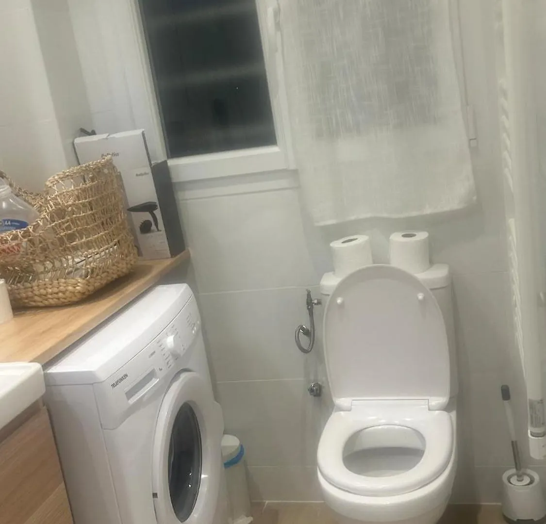 Bright & Spacious Studio Near La Croisette カンヌ フランス